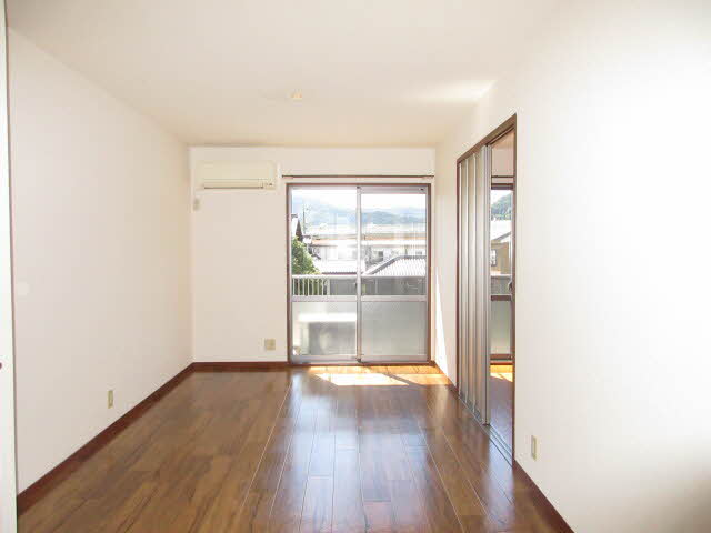 メルベーユ綾中Ⅱ 0201号-2