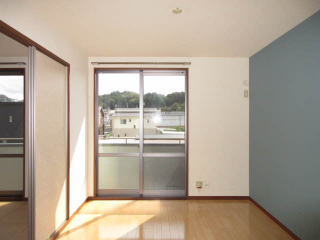 ディアコートＡ・Ｂ・Ｃ・Ｄ・Ｅ・Ｆ E202号-2