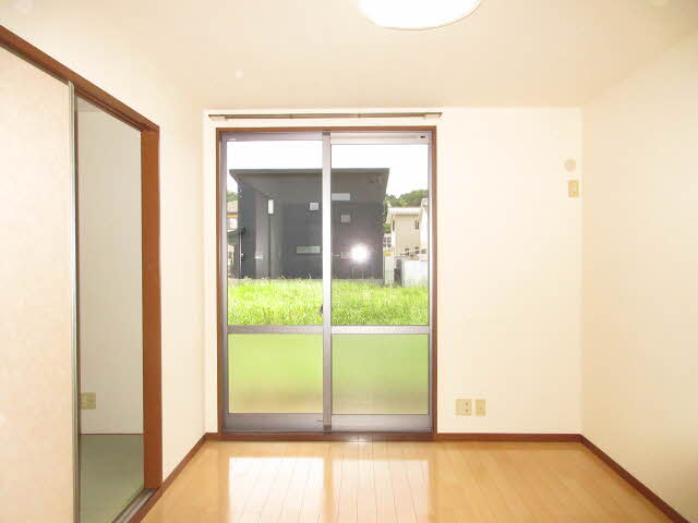 ディアコートＡ・Ｂ・Ｃ・Ｄ・Ｅ・Ｆ F102号-2