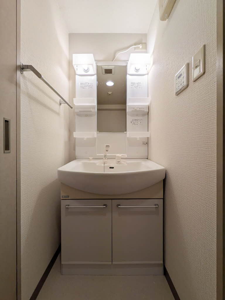 ヴィラ　ヴァレ　オカモト　イースト 0405号-8