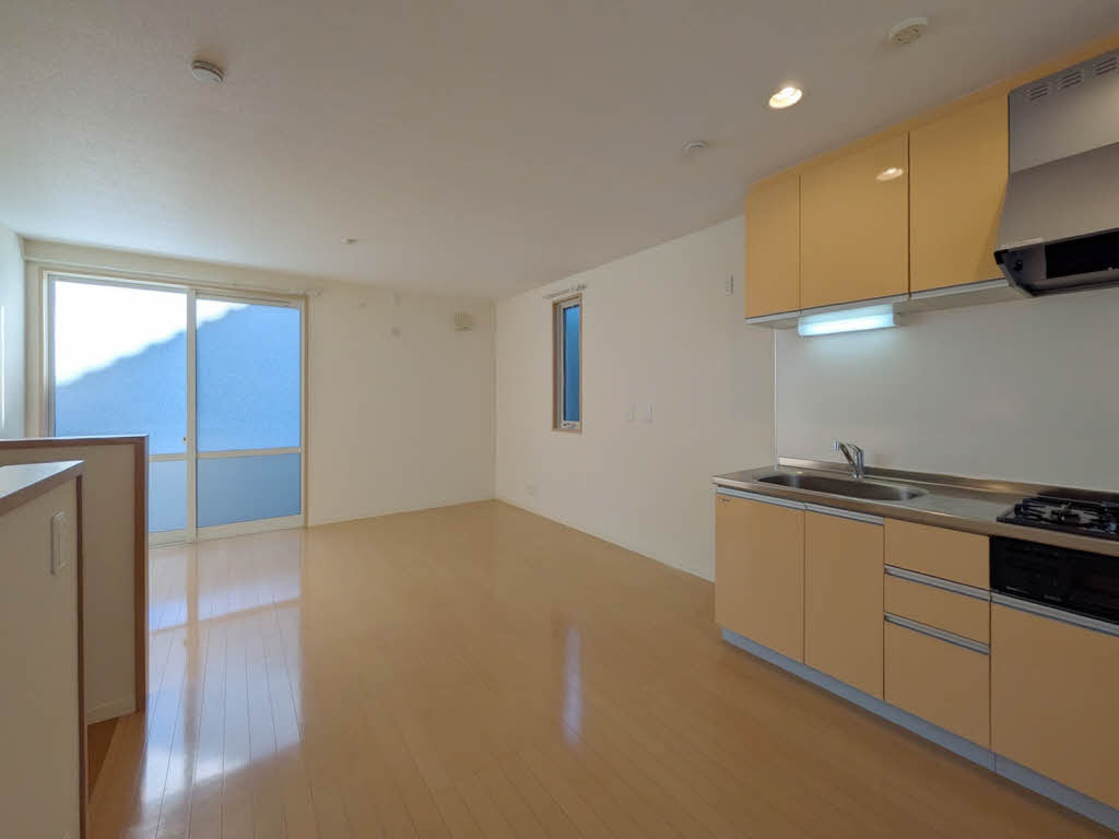 シャーメゾンウェスト 0103号-2