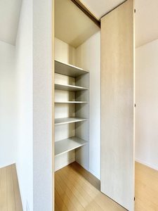 ロンド・ヴィル・ウエスト 0102号-4