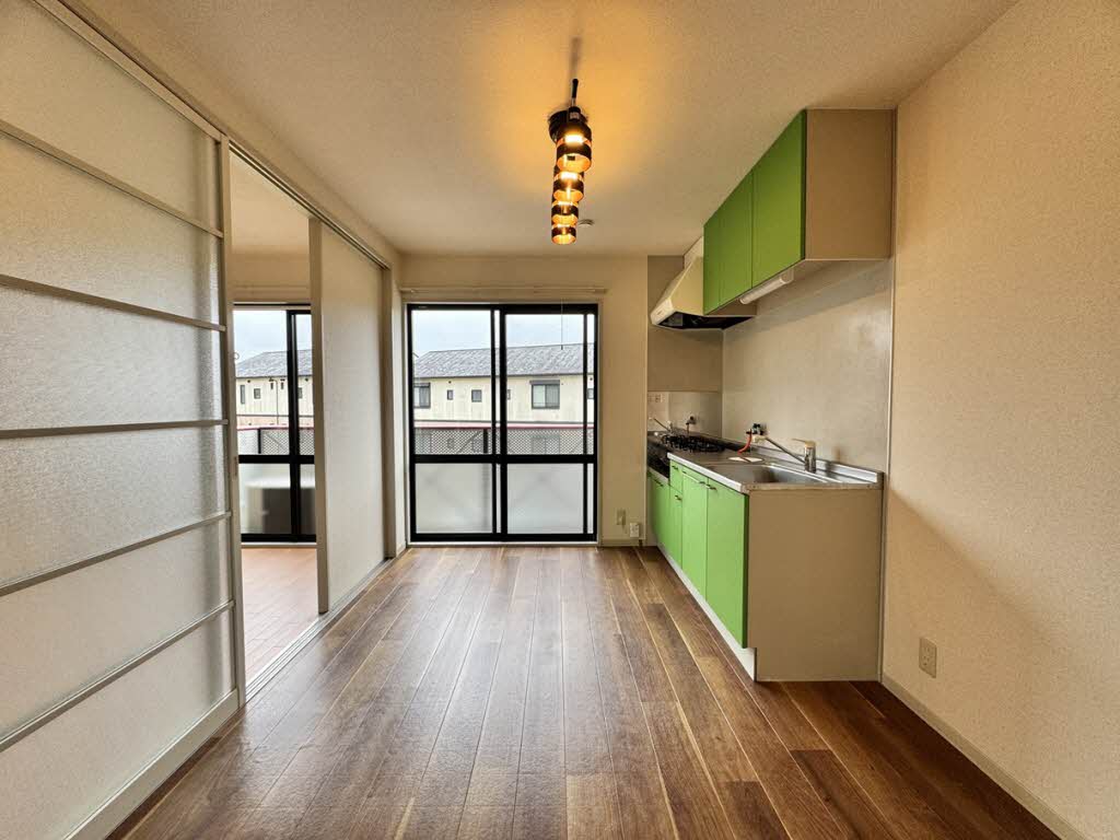 バウ　ソリオ B202号-2