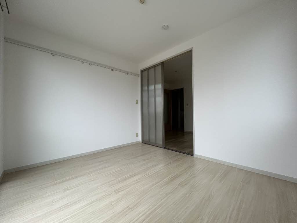 ヴィレッジ　キタ　Ｃ棟 0201号-4