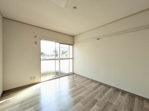 タウニィ高岡 A103号-3