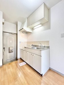 ヴィラ　カメリア B102号-3