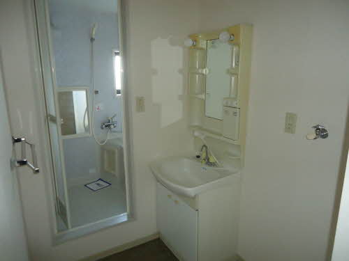 アーバンビレッジC棟 C201号-8