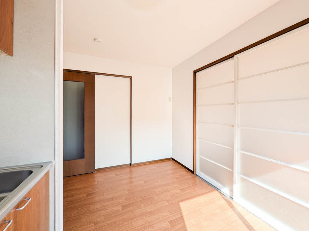 メープルコート A203号-3