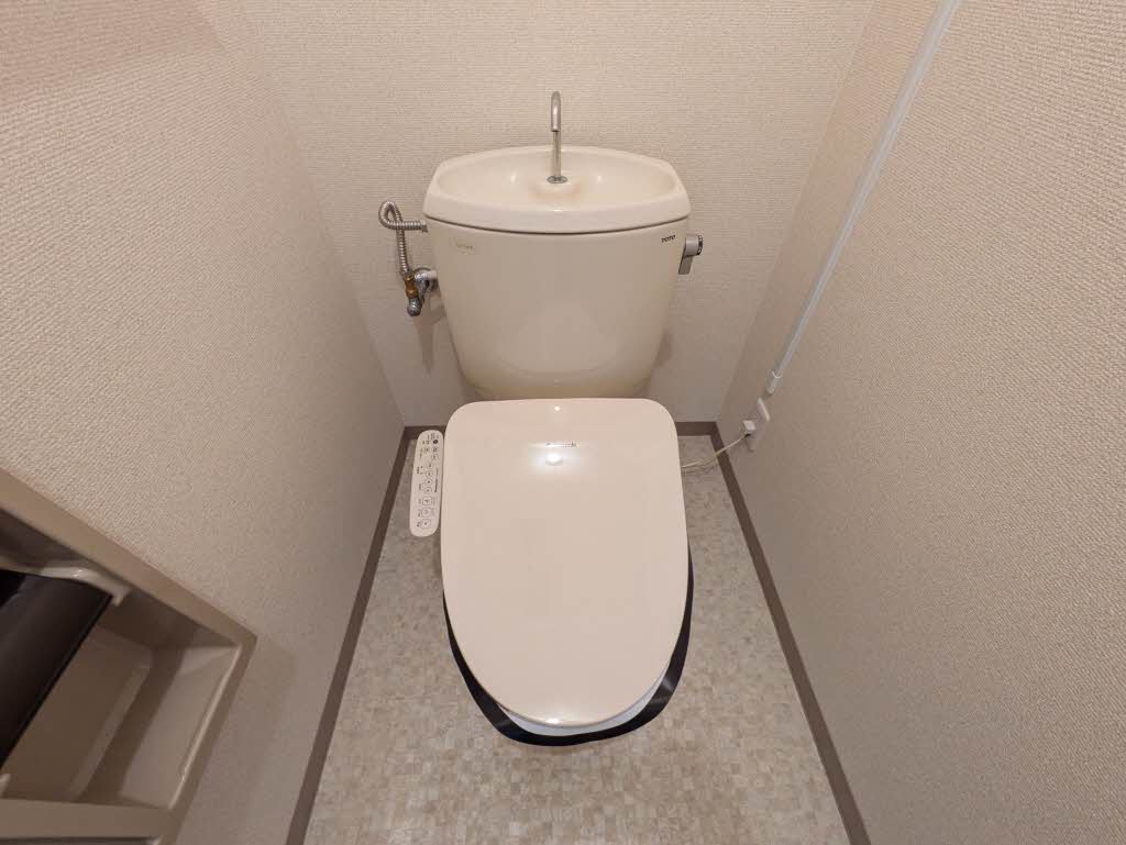 タウニィ高岡 A103号-8