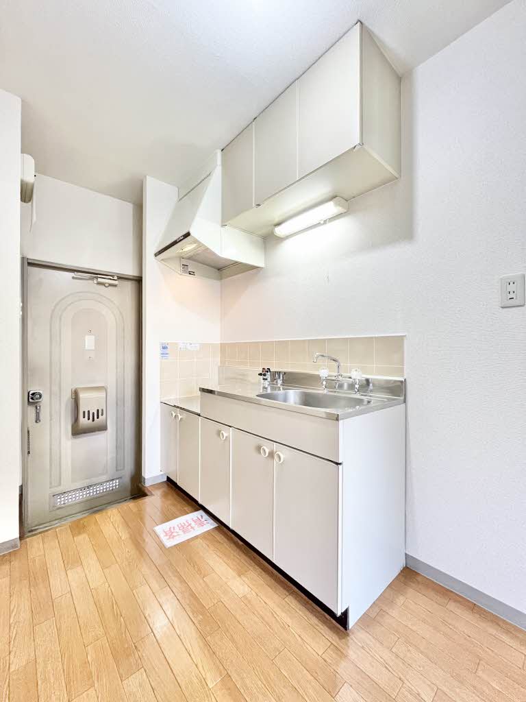 ヴィラ　カメリア B102号-3