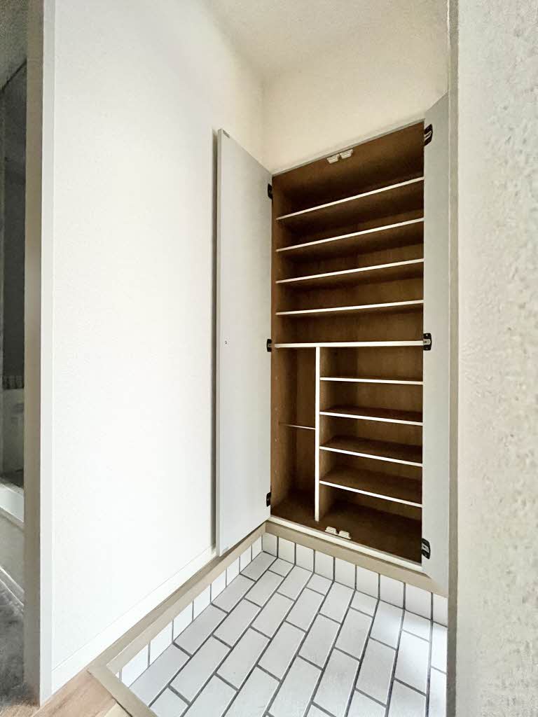 メゾン・サンフェニックス 0101号-8