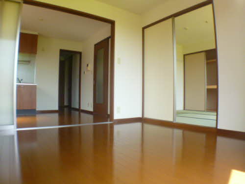 シャーメゾン志保 A102号-3