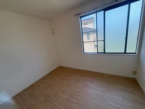 メゾンドヴェール B202号-3