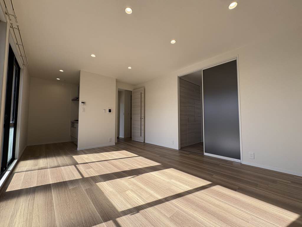 ヴィラ・ディアマンテⅡA102-1