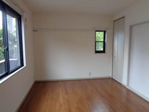 フローデン栗東 A102号-2