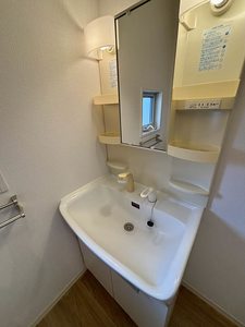 ラフィーネ三室参番館 A202号-6