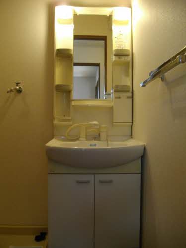 コーポ　ルミエ B101号-4