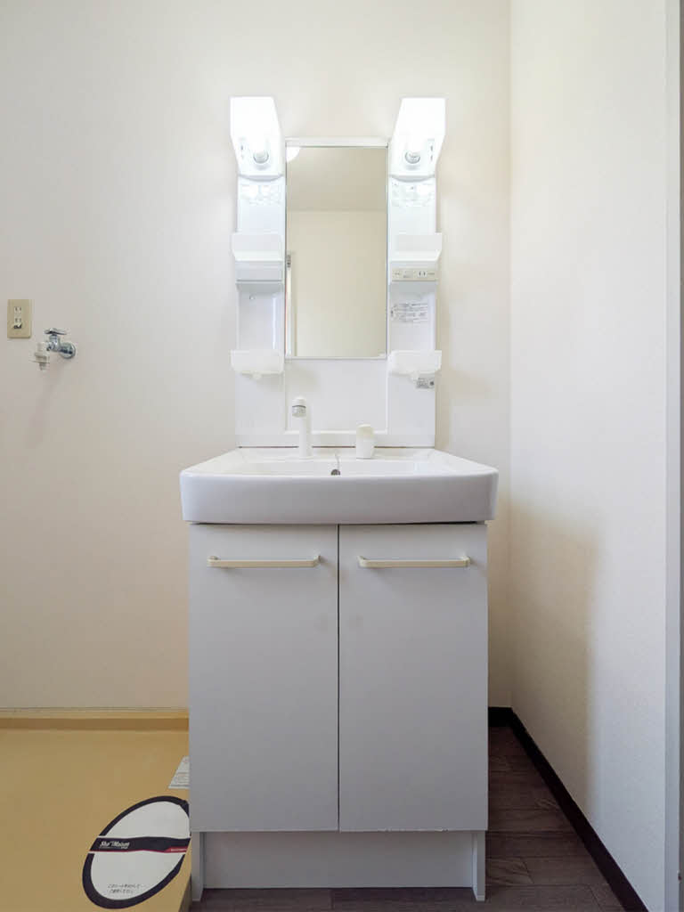 ローレルⅡ A203号-8