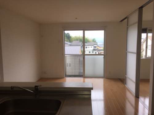 ラフィーネ三室参番館 B201号-4