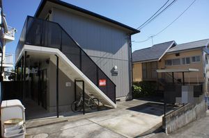 ヴィラ・サンマム 102号-1