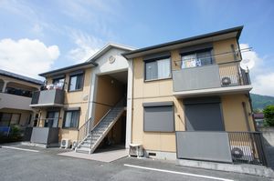 シャーメゾンしらゆり 201号-1