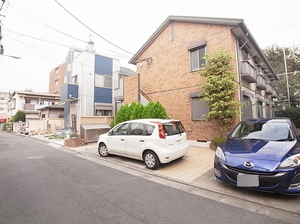 Ｐｉｎｅ　Ｃｒｅｓｔ