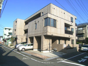 クラウンコート 305号-1