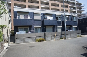 シャーメゾン・スカイ 201号-1