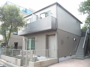 クロワール南田中Ａ 202号-1