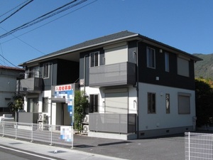 シャーメゾン石和 202号-1