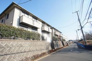 バリュージュ城山二番館 102号-1