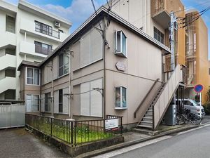 コーポシューレイ