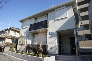 ファミーユ山手 101号-1