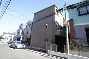 ファミール蒔田