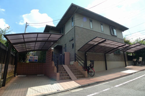 パインコート中目黒