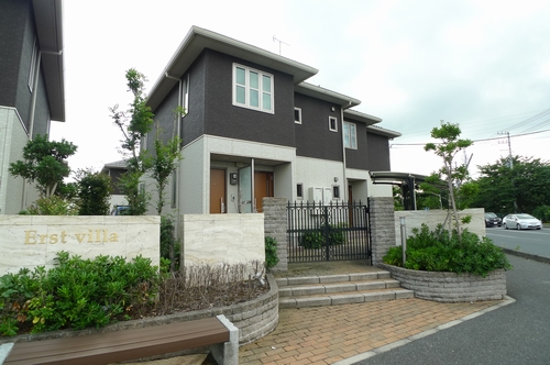 エールスト　ヴィラＥ