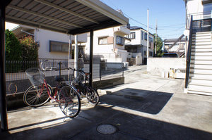 ヴィラ・サンマム 102号-3