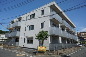 ファミールメゾン 303号-2