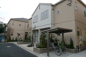 シャーメゾン楓 201号-1