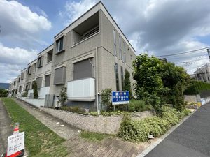 ヴィラ　フロイント 203号-1