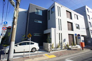 イースト　ウィング・大森