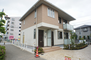 Ｃａｓａ　ｓｏｌｅａｄａ　Ｂ