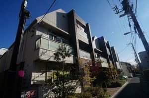 フローラ梅里 102号-1