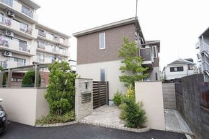 シャーメゾン・カルフール