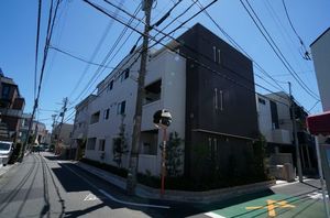 Ｌｅ　Ｂｅａｕ　Ｃａｄｅａｕ