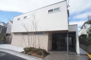 Ｃｏｕｒｔ　Ｍ 202号-1