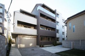 Ｂｅｌｌｅ　Ｋｏｍａｇｏｍｅ