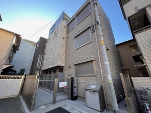 メゾン　ド　ラーミア 201号-1