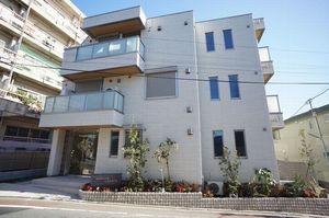 ＲＡＦＦＩＮＥ　ＬＩＢＥＲＴＥ