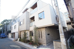 バローネ西麻布